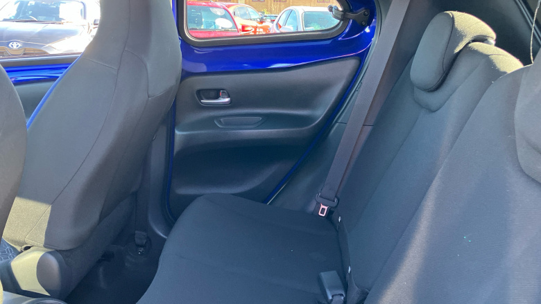 Toyota Aygo X 1.0 VVT-i Edge 5dr Petrol Hatchback